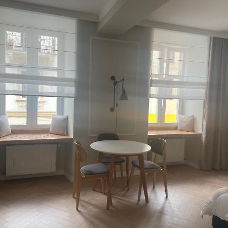 Mey Appartment On Rynok Square リヴィウ エクステリア 写真